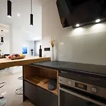Lady D Apartment *