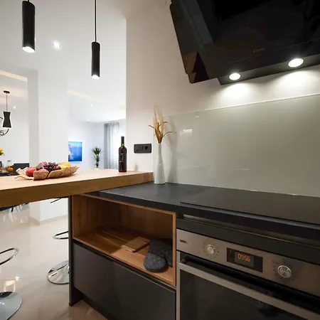 Lady D Apartment *