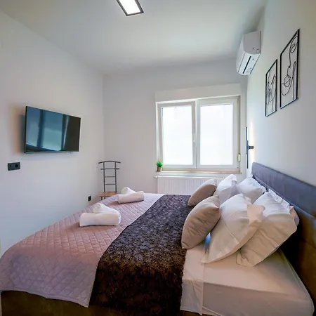 Lady D Apartment *