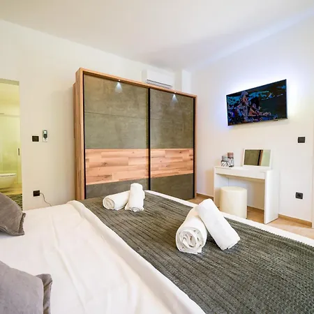 Lady D * Betina (Sibenik-Knin)