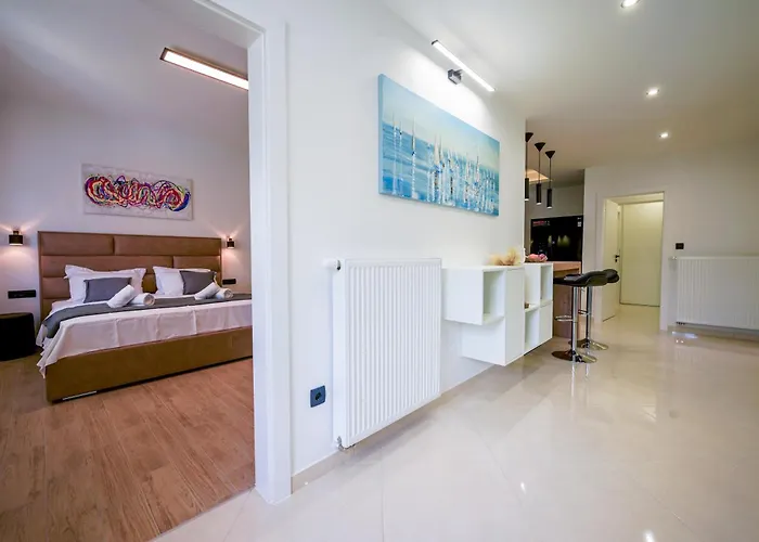 Lady D * Betina (Sibenik-Knin)